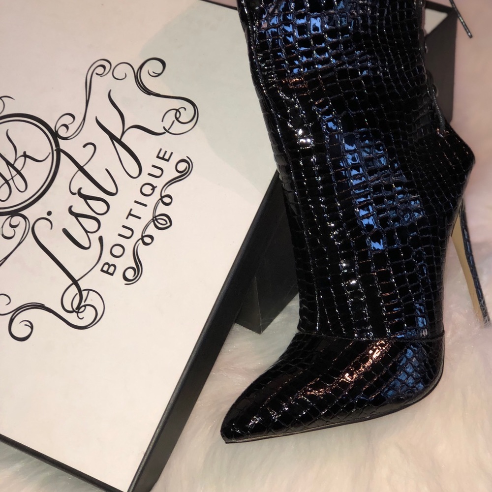 Heel boot - Picture 4 of 8